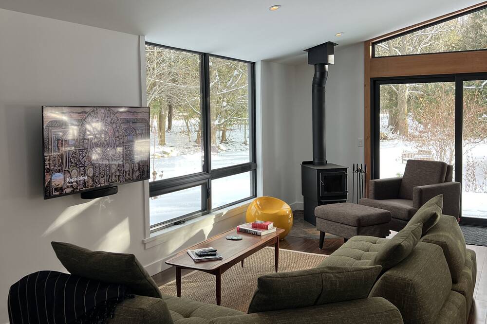 Photo of Livingroom in Creemore