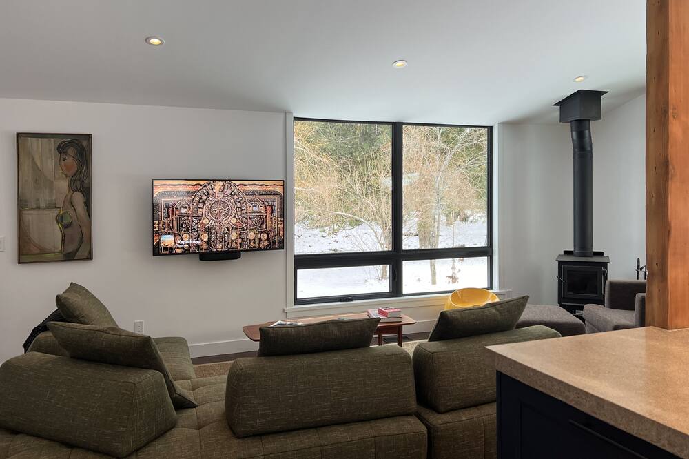 Photo of Livingroom in Creemore
