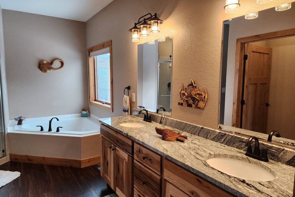 Photo of Bathroom in Hulett