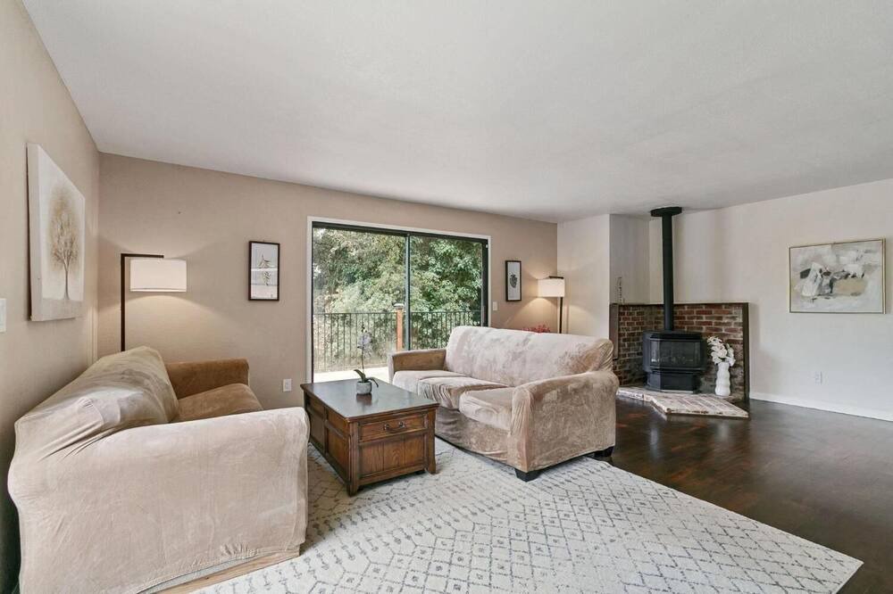 Photo of Livingroom in Auburn
