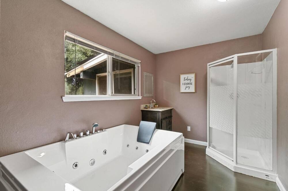 Photo of Bathroom in Auburn