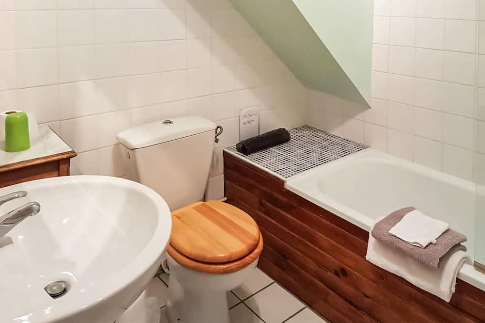 Photo of Bathroom in Saint-Jean-Saint-Germain