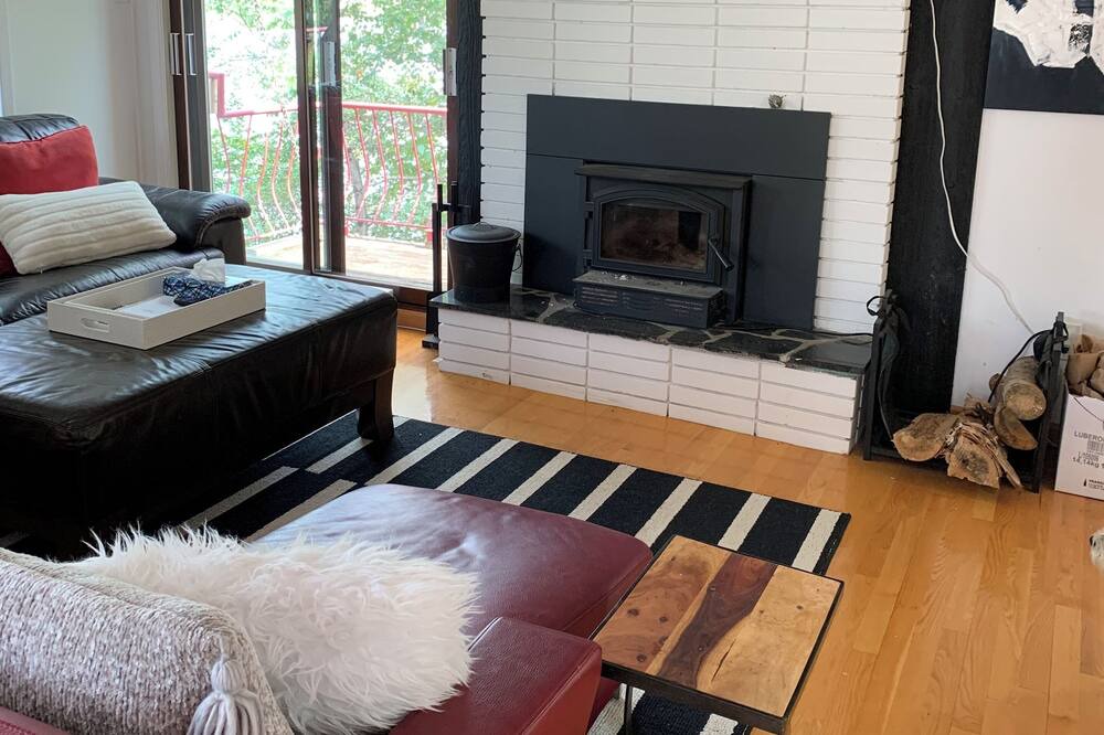 Photo of Livingroom in Jonquiere