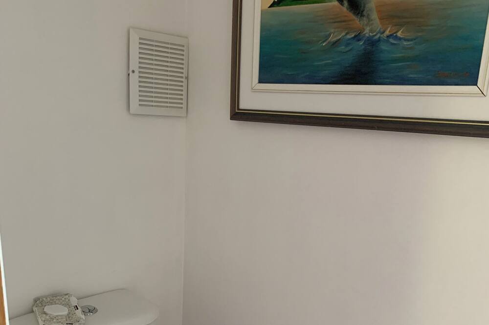 Photo of Bathroom in Jonquiere