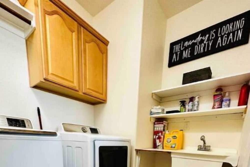 Photo of Kitchen in Hood