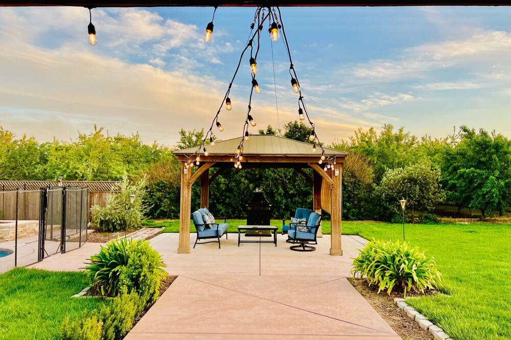 Photo of Outdoor in Peters