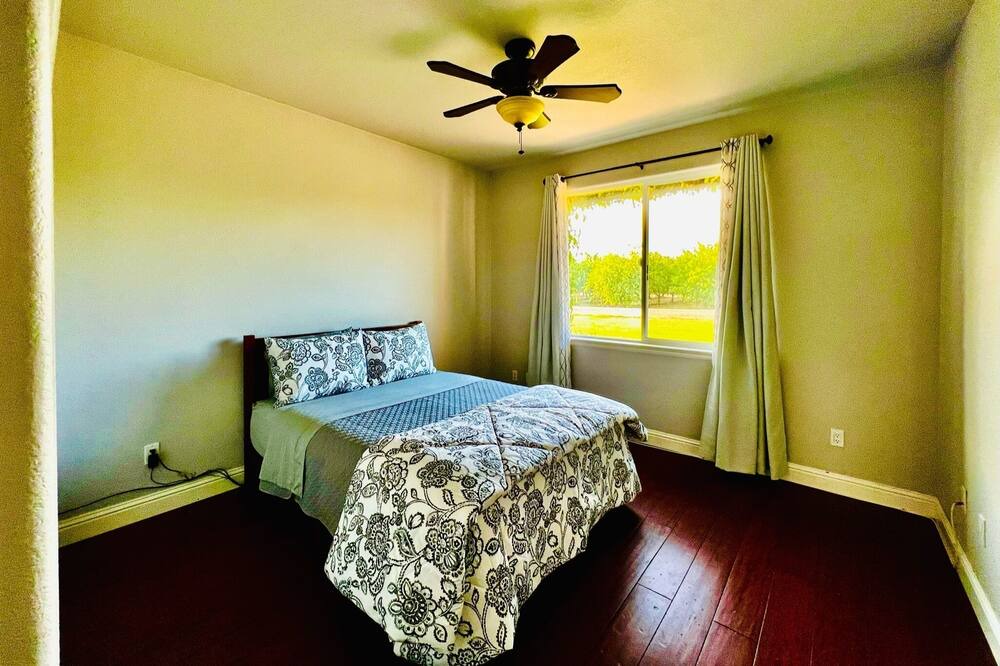 Photo of Bedroom in Peters