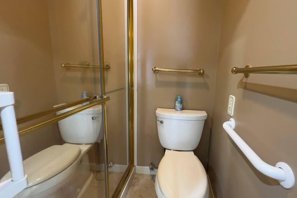 Photo of Bathroom in Overland Park