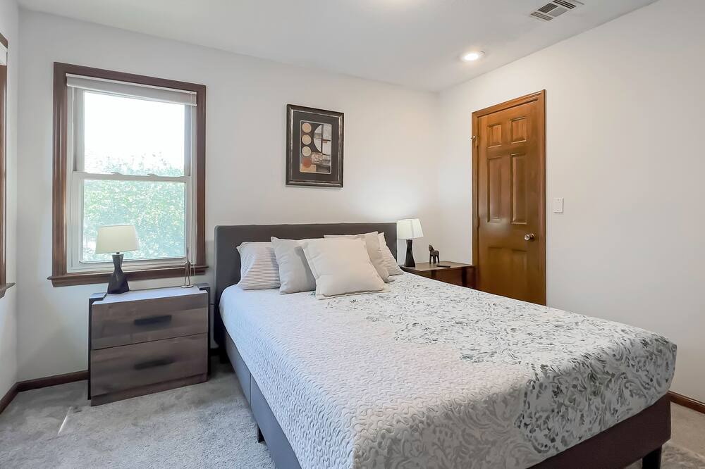 Photo of Bedroom in Overland Park