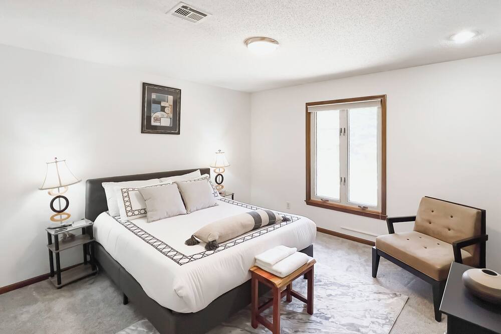 Photo of Bedroom in Overland Park