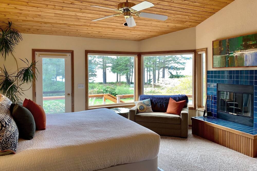 Photo of Bedroom in Langlois