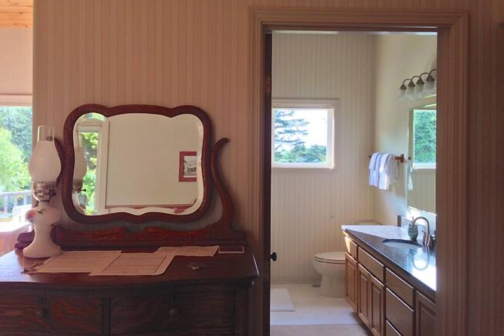 Photo of Bedroom in Langlois