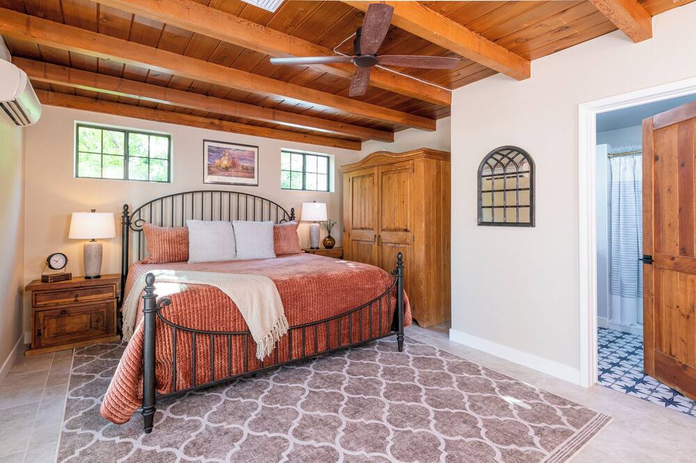 Photo of Bedroom in Sam Hughes