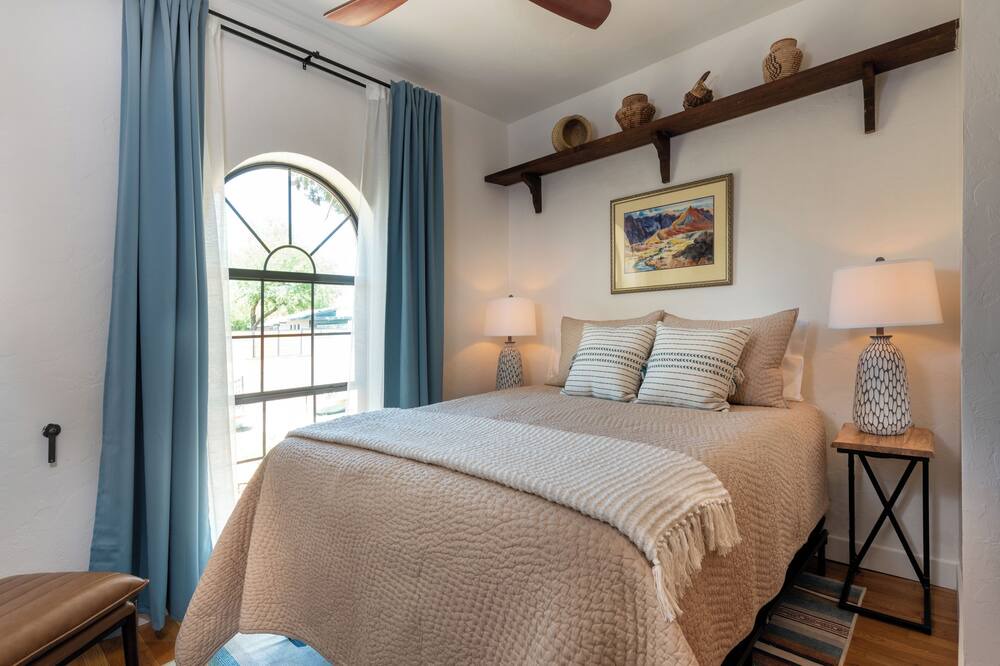 Photo of Bedroom in Sam Hughes