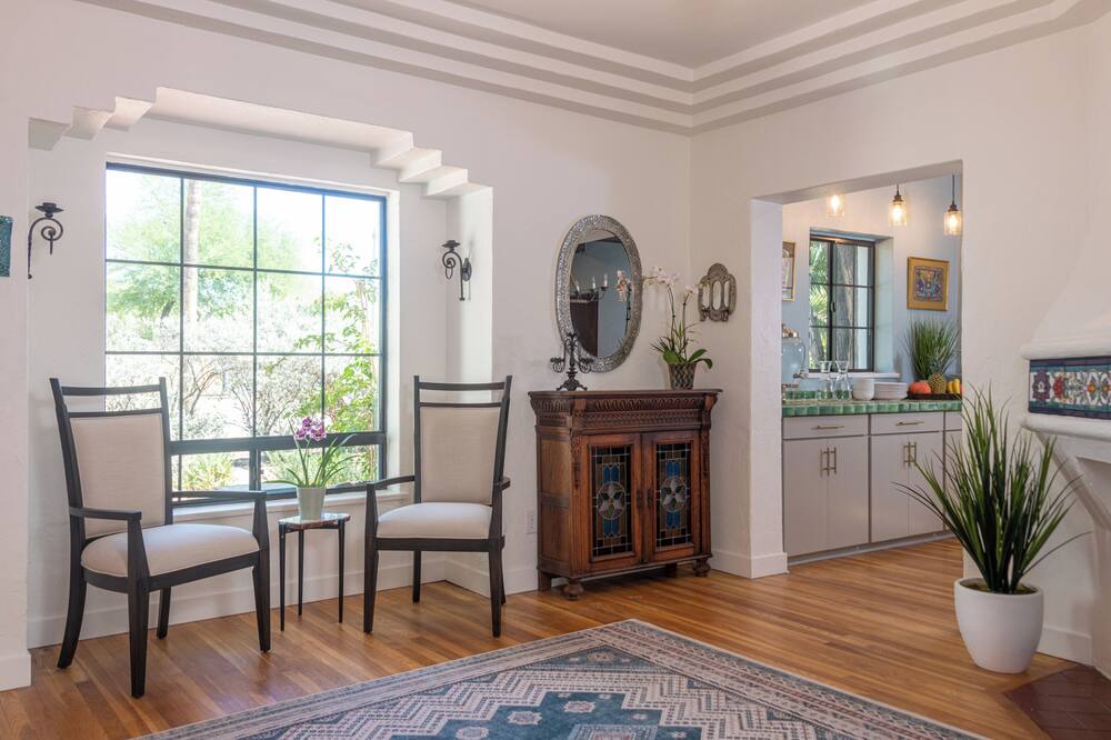 Photo of Livingroom in Sam Hughes