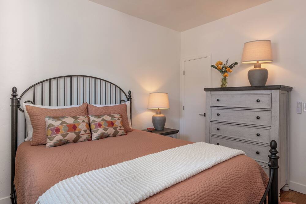 Photo of Bedroom in Sam Hughes
