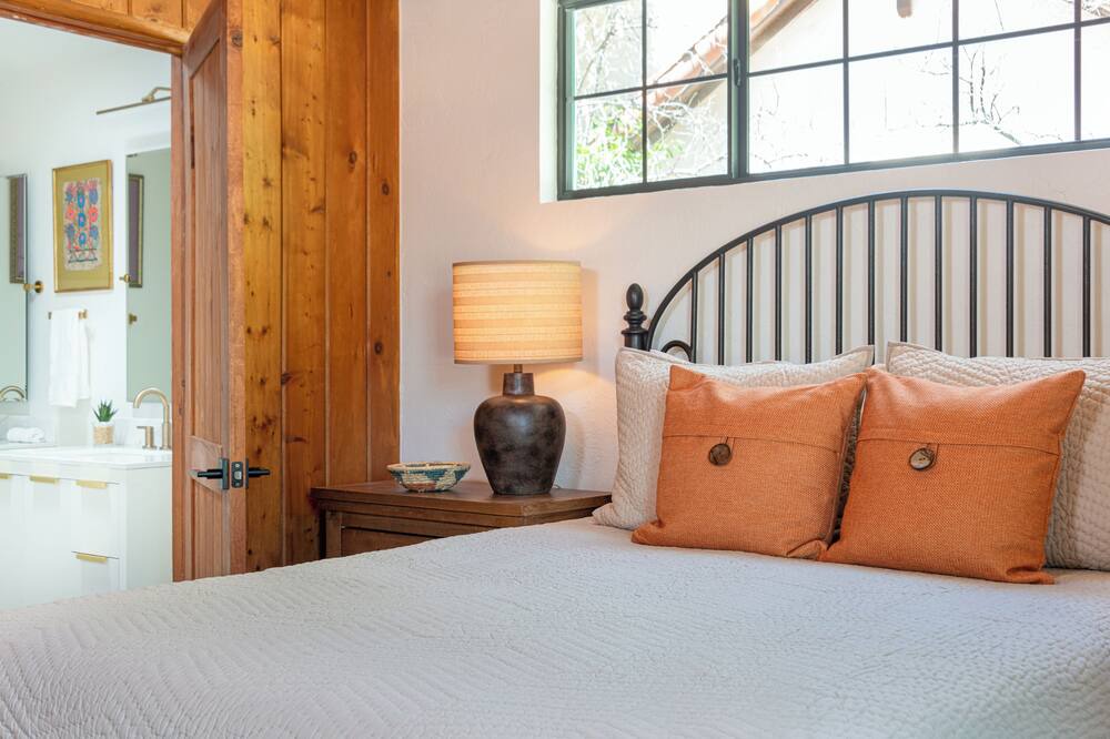 Photo of Bedroom in Sam Hughes