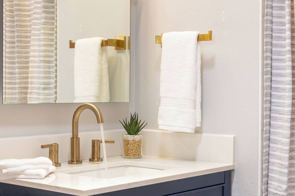 Photo of Bathroom in Sam Hughes
