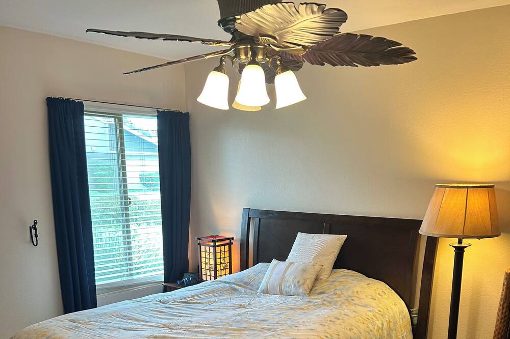 Photo of Bedroom in Oceanside