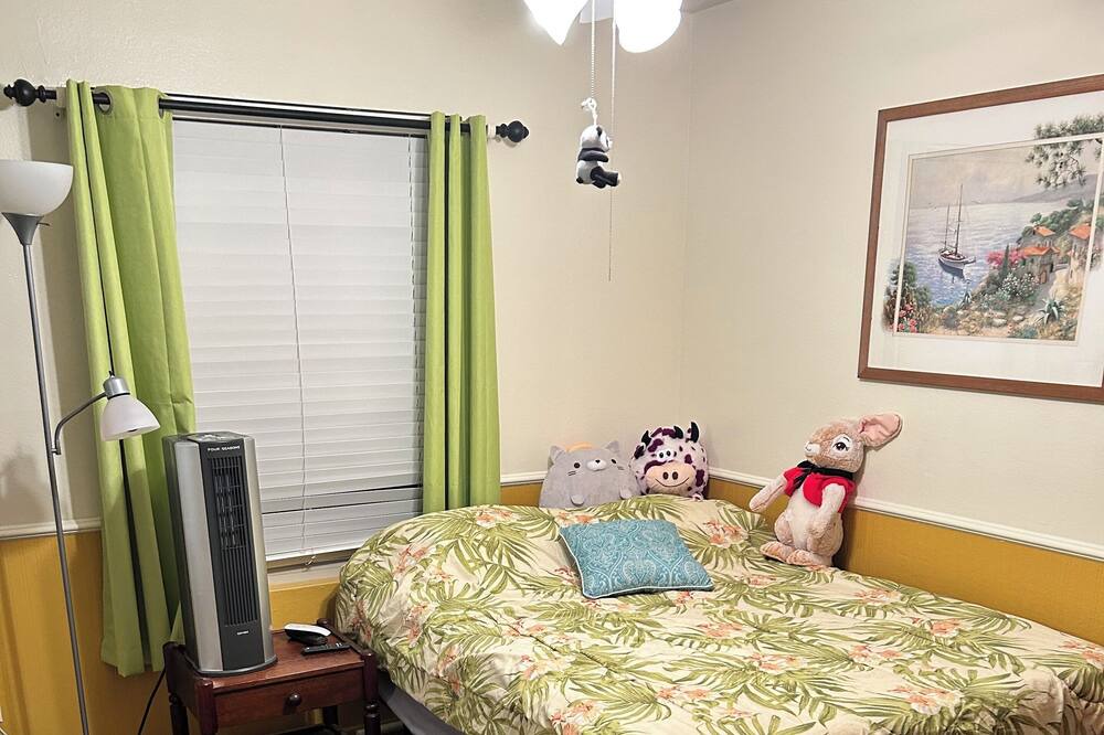Photo of Bedroom in Oceanside