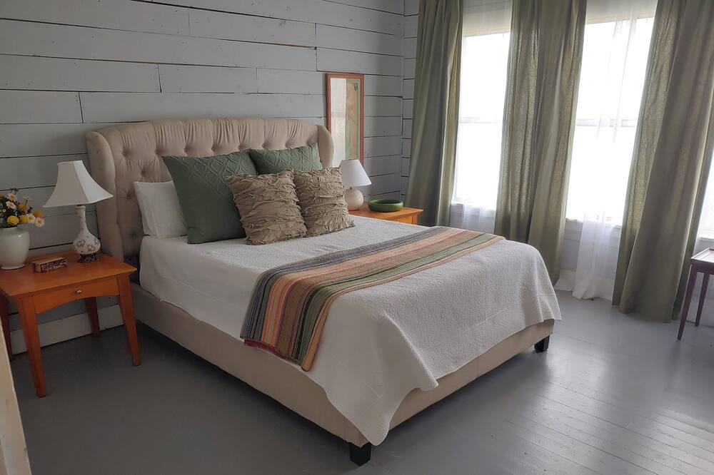 Photo of Bedroom in Iowa Park