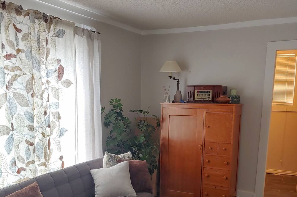 Photo of Livingroom in Iowa Park