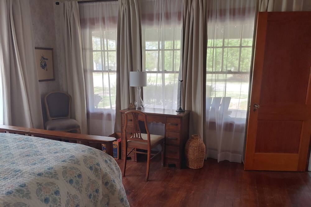 Photo of Bedroom in Iowa Park