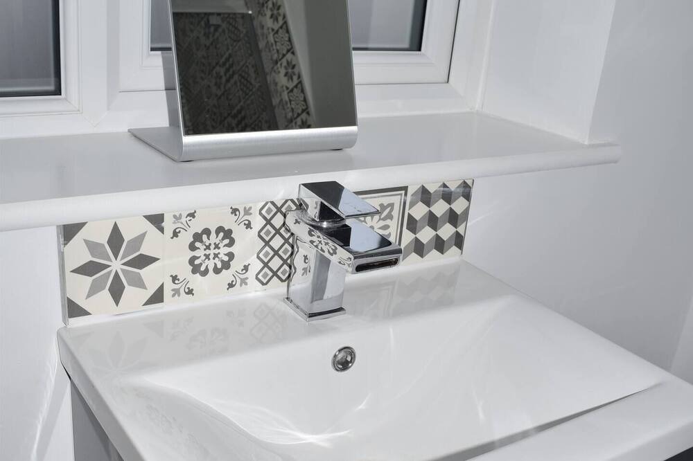 Photo of Bathroom in Broadheath