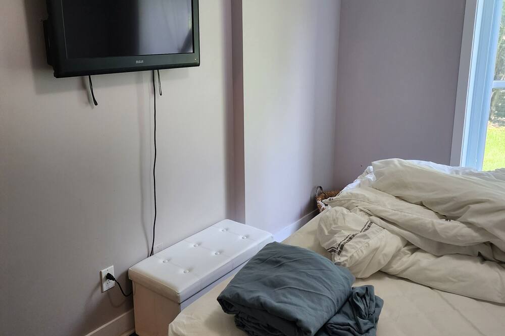 Photo of Bedroom in Pointe-aux-Trembles