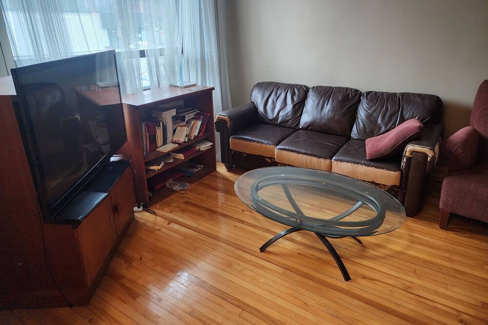 Photo of Livingroom in Pointe-aux-Trembles
