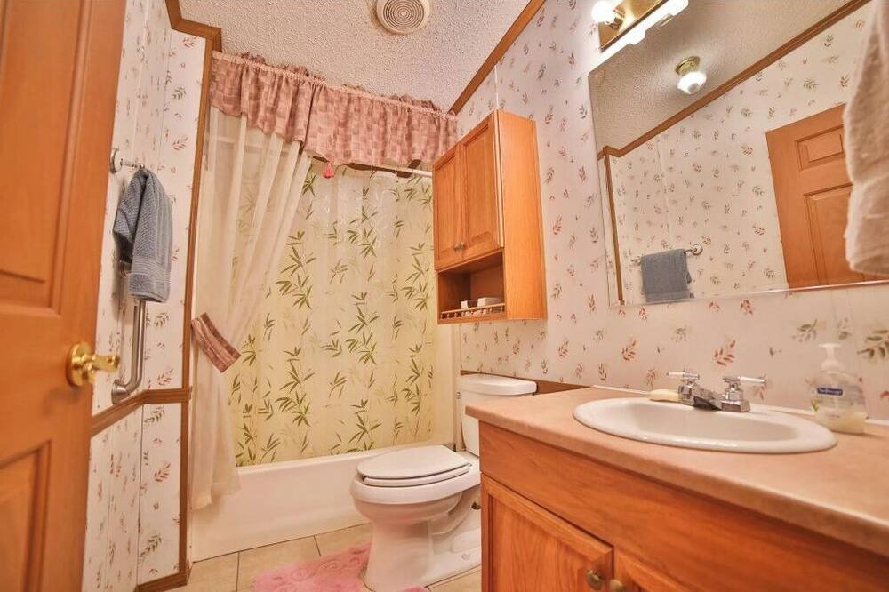 Photo of Bathroom in Wyandotte