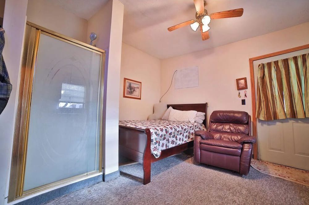 Photo of Bedroom in Wyandotte