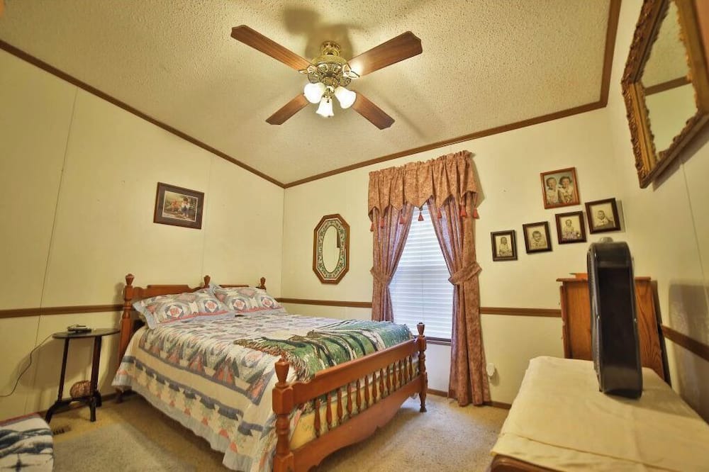 Photo of Bedroom in Wyandotte