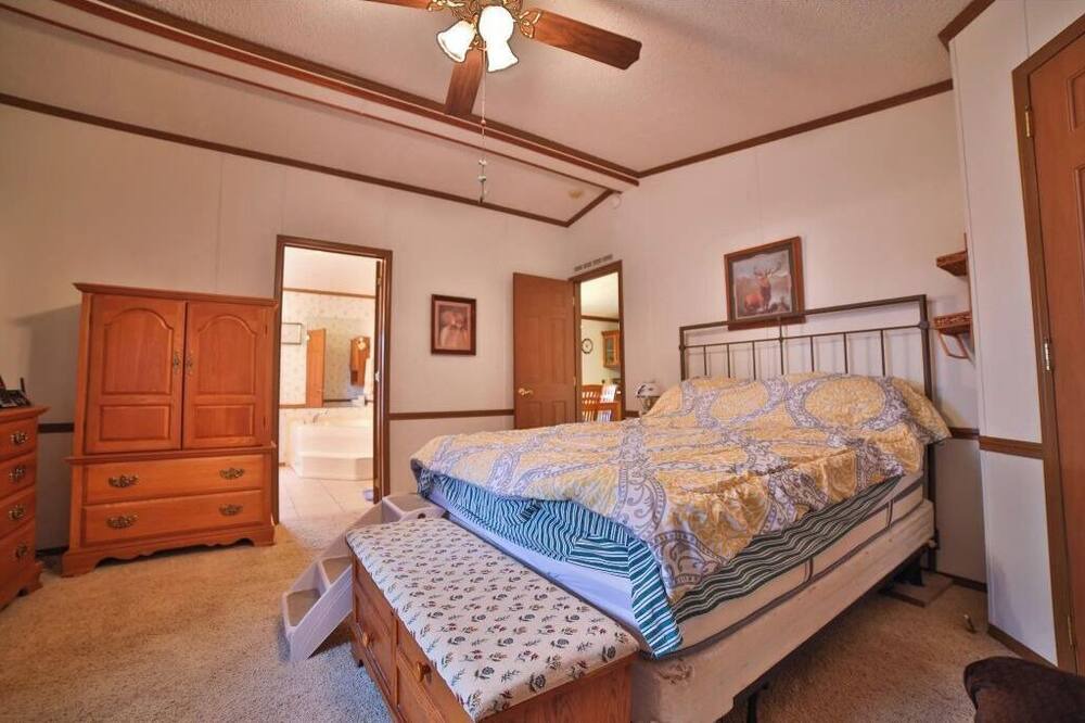 Photo of Bedroom in Wyandotte
