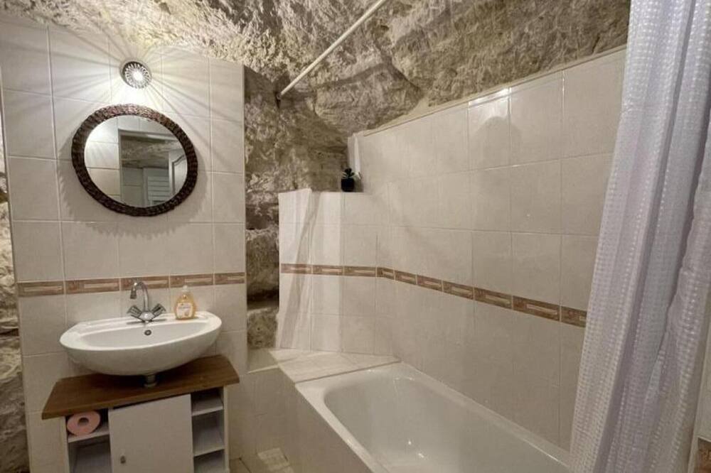 Photo of Bathroom in Limeray