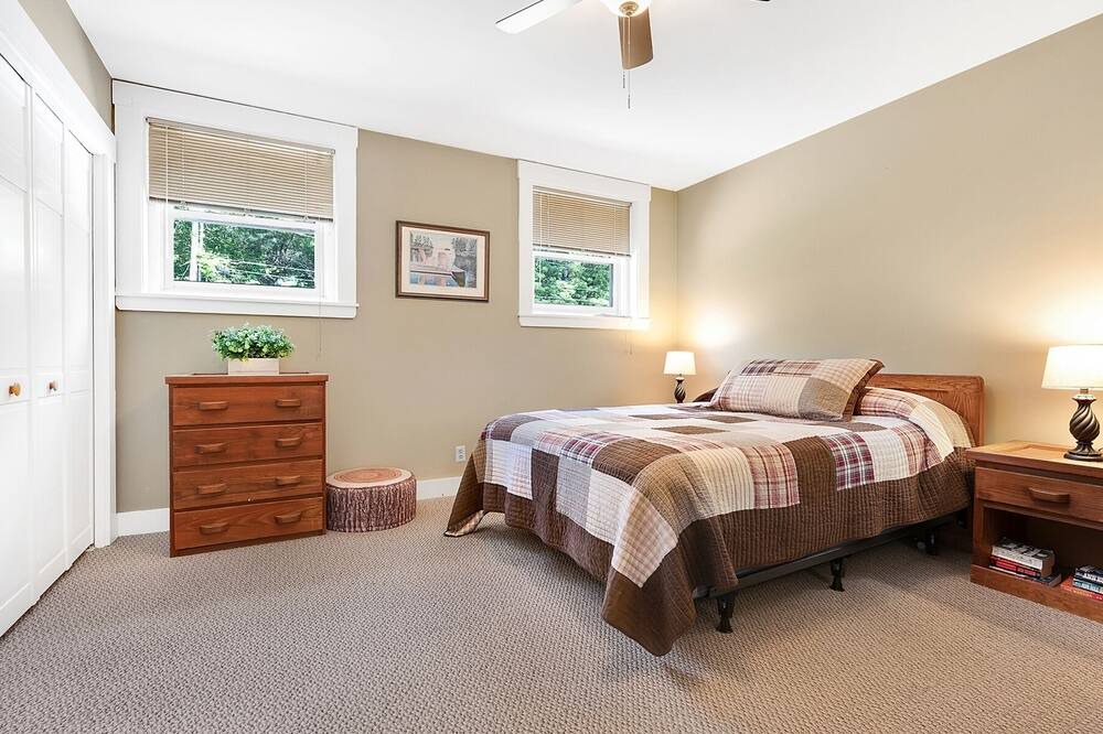 Photo of Bedroom in Bryant Pond