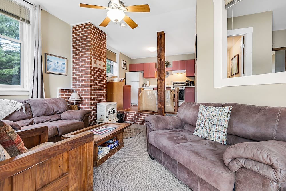 Photo of Livingroom in Bryant Pond