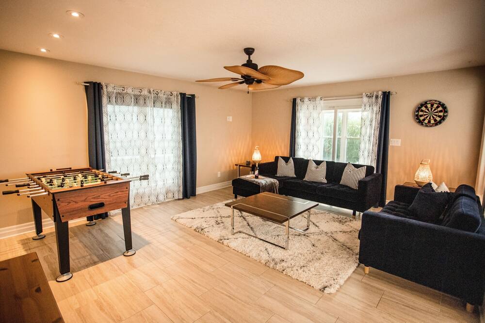 Photo of Livingroom in Orillia