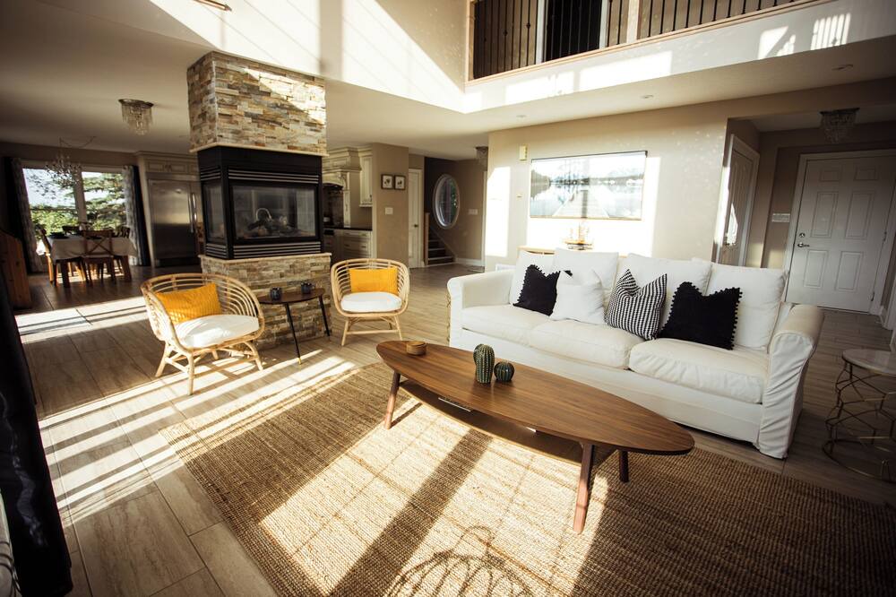 Photo of Livingroom in Orillia