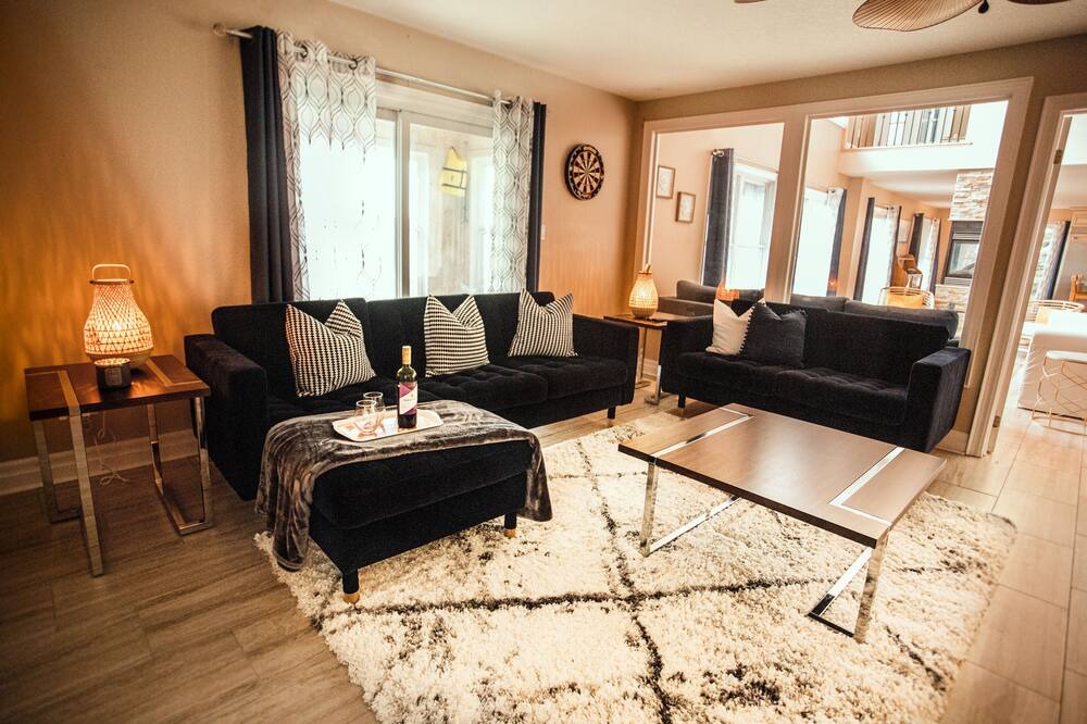 Photo of Livingroom in Orillia