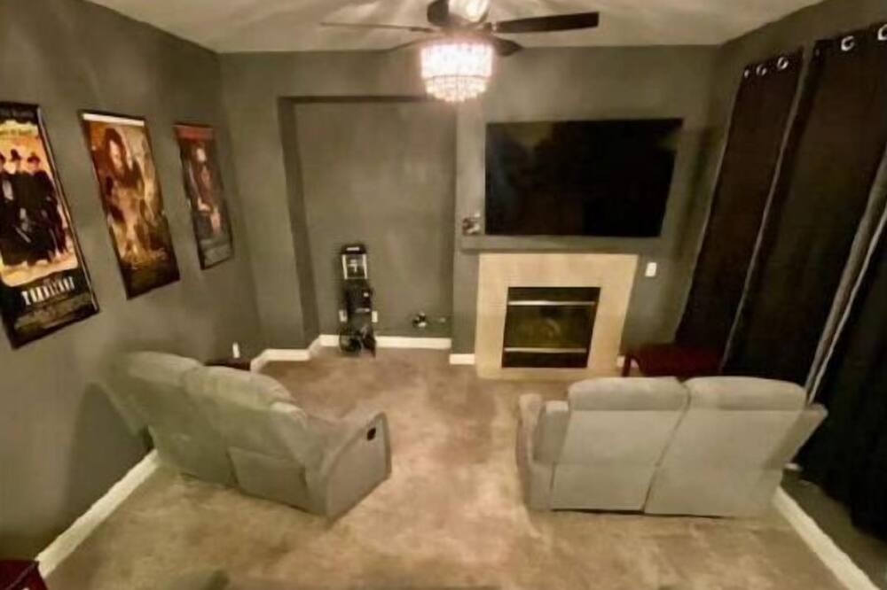 Photo of Livingroom in Victorville