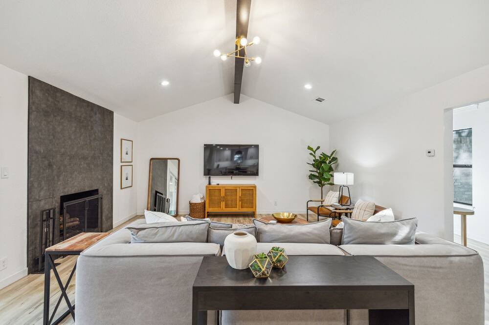 Photo of Livingroom in Grapevine