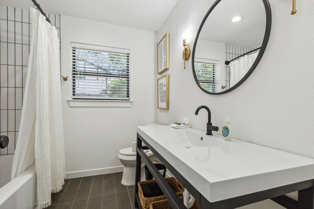 Photo of Bathroom in Grapevine