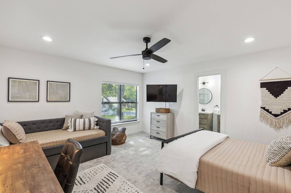 Photo of Livingroom in Grapevine