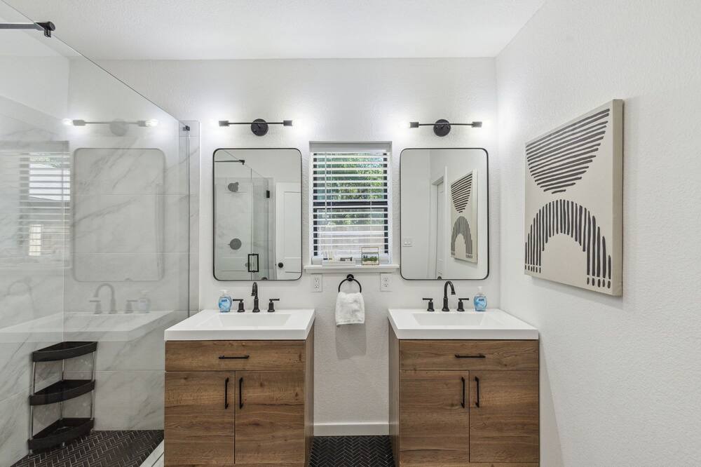 Photo of Bathroom in Grapevine