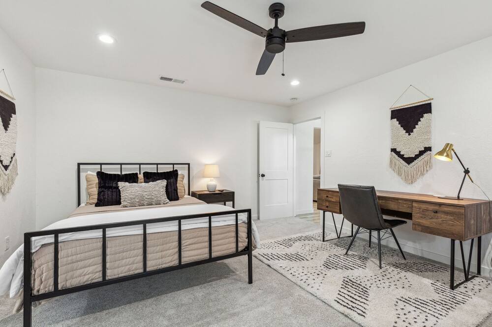 Photo of Bedroom in Grapevine