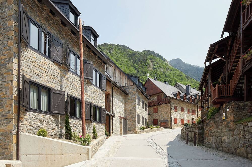 Photo of Outdoor in Arties
