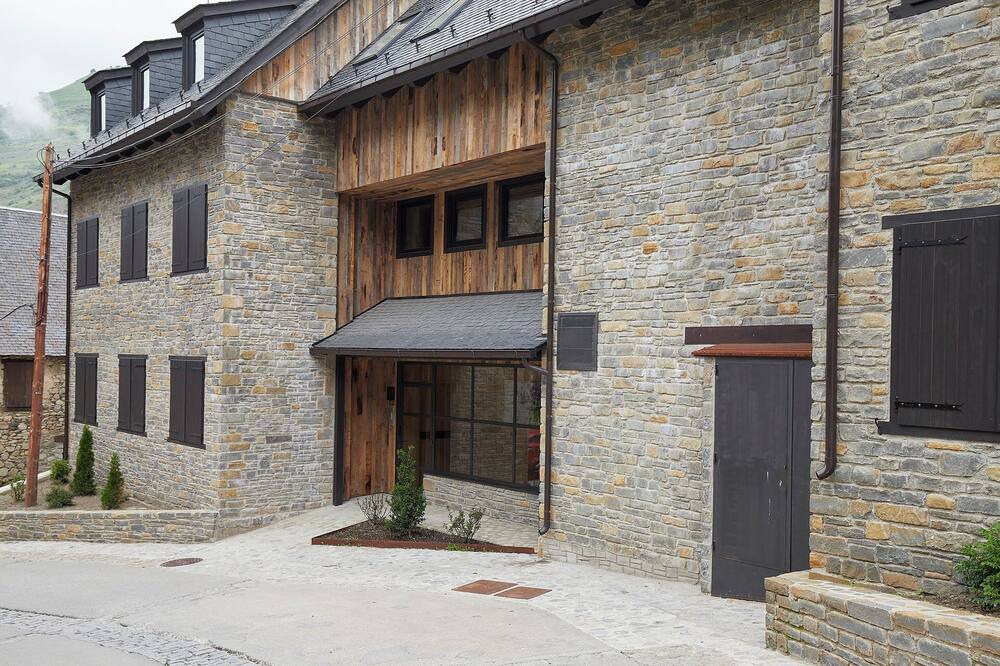 Photo of Outdoor in Arties
