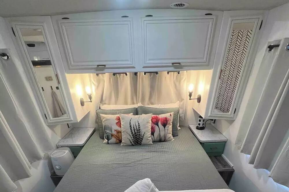 Photo of Bedroom in Shallow Lake