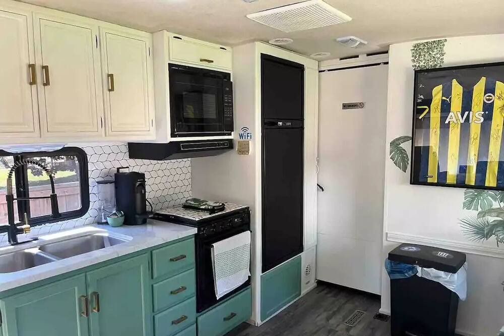 Photo of Kitchen in Shallow Lake